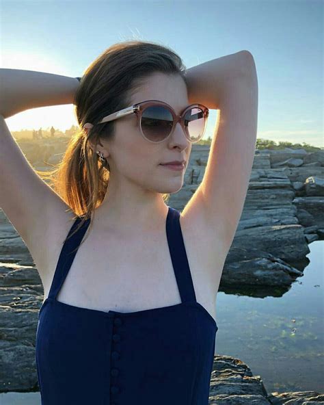 Anna Kendrick Always Looks Stunning in a Bikini! See Swimsuit。